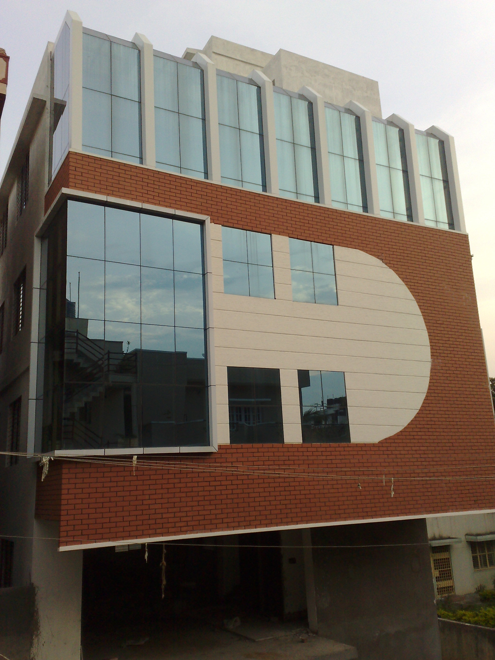 Gaurav Gupta, Navele